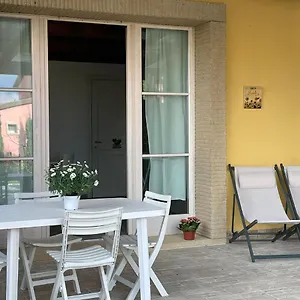 Appartamento Teresa & Adele, 2 Km Dal Mare, 2 Bagni, Giardino Recintato, Wifi, Posto Auto, Cecina (Livorno)