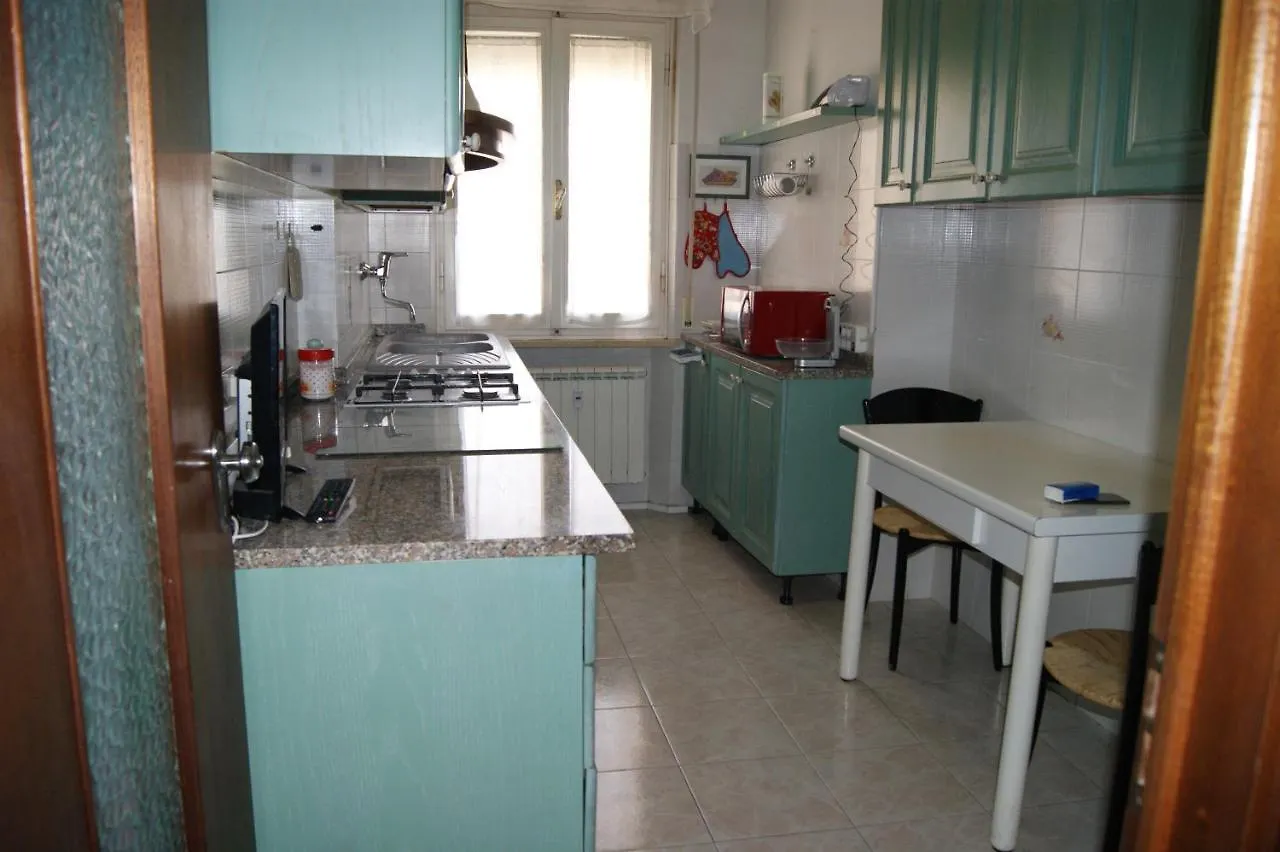 Fortunato's Apartment Cecina  0*, Cecina (Livorno) Italia
